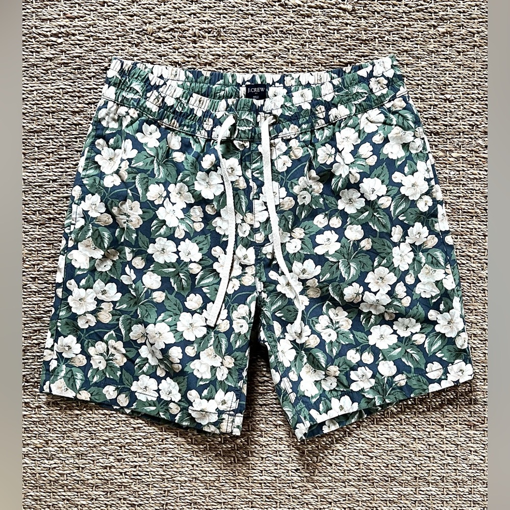 J. Crew Men’s 7” Dock Short Size M Blue Floral